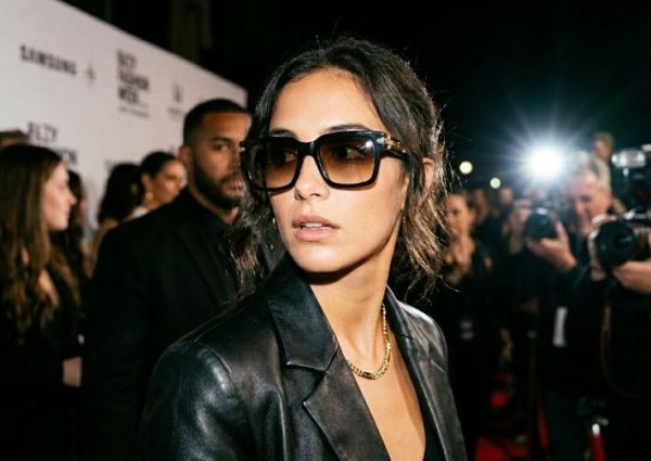 Sunglasses_with_black_acetate_te…_202605212055